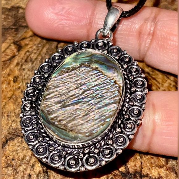 Abalone Shell Pendant 2 1/4” - Picture 3 of 11